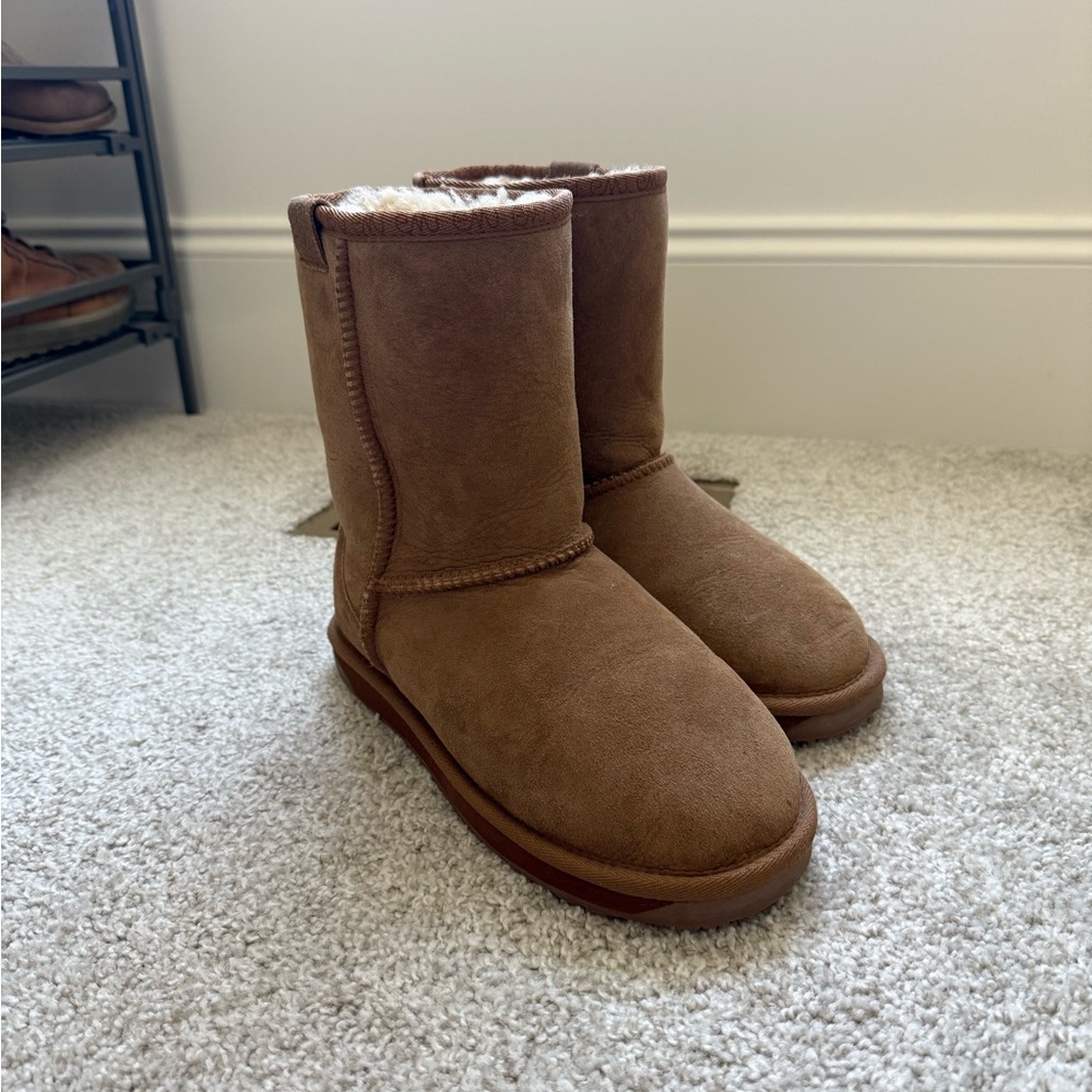 EMU Lo Boot